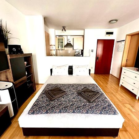 City Center Apartment With Balcony Budapest Exterior photo