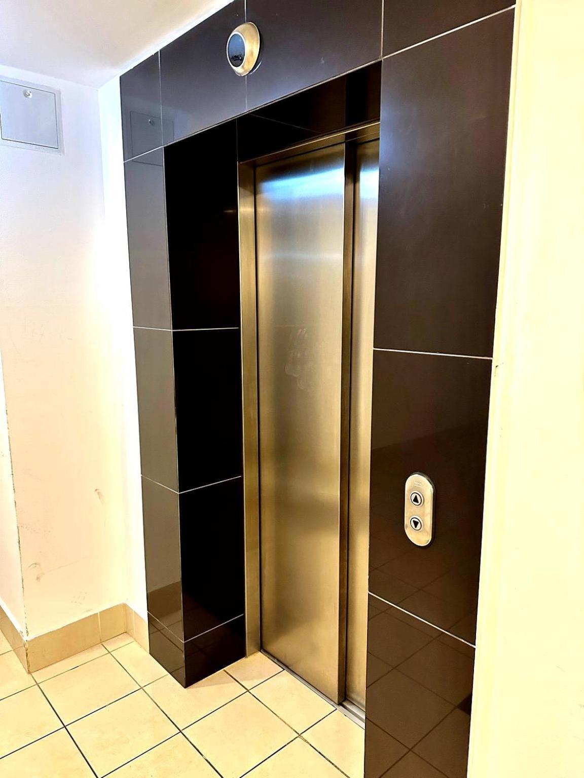 City Center Apartment With Balcony Budapest Exterior photo