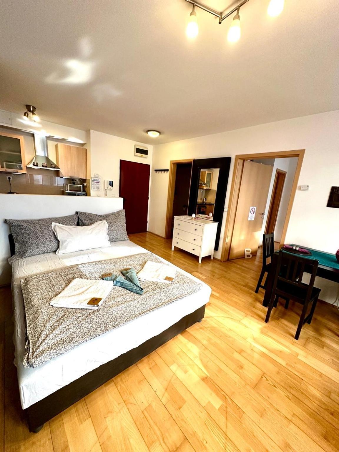 City Center Apartment With Balcony Budapest Exterior photo
